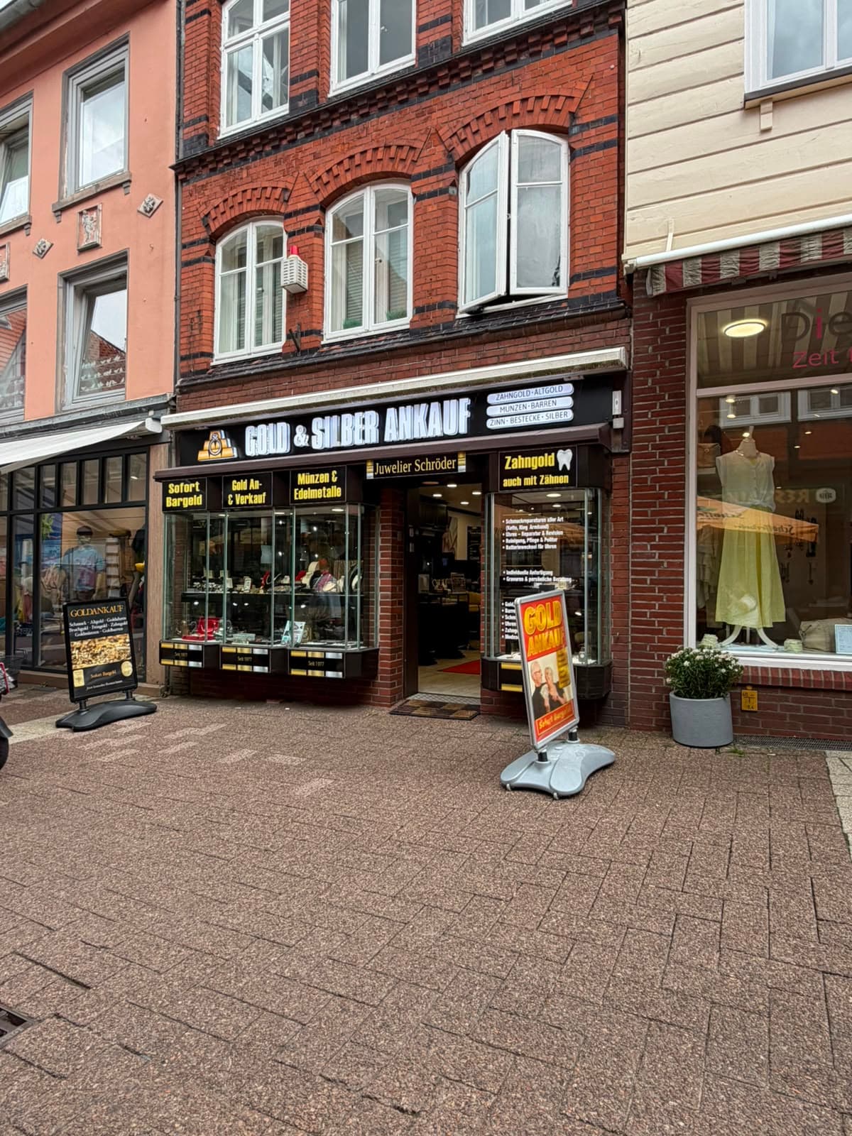 Fassade von Juwelier Schröder in der Hökerstraße, Stade